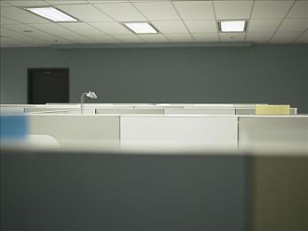 18岁以下禁止看黄APP：“我国重拳出击，全面禁止18岁以下未成年人接触色情APP，护航青少年健康成长”